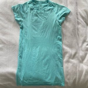 Lululemon tech shirt